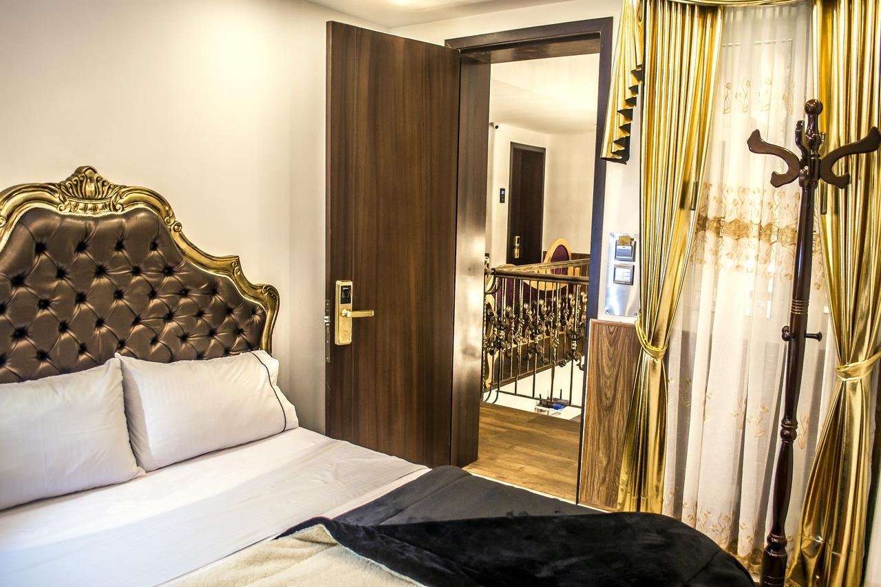 Von Astorian Hotel