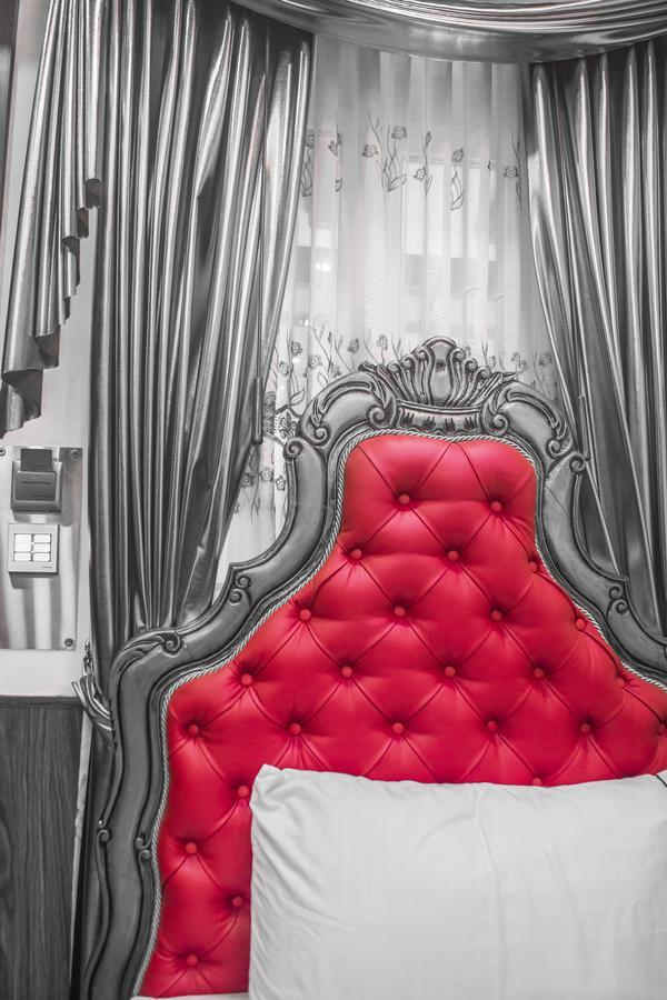 Von Astorian Hotel